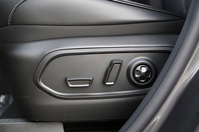 New 2026 Jeep Grand Cherokee Altitude AWD/4WD image 25