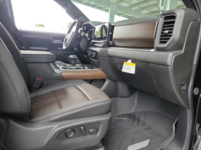 New 2026 Chevrolet Silverado 1500 High Country w/ Technology Package AWD/4WD image 17
