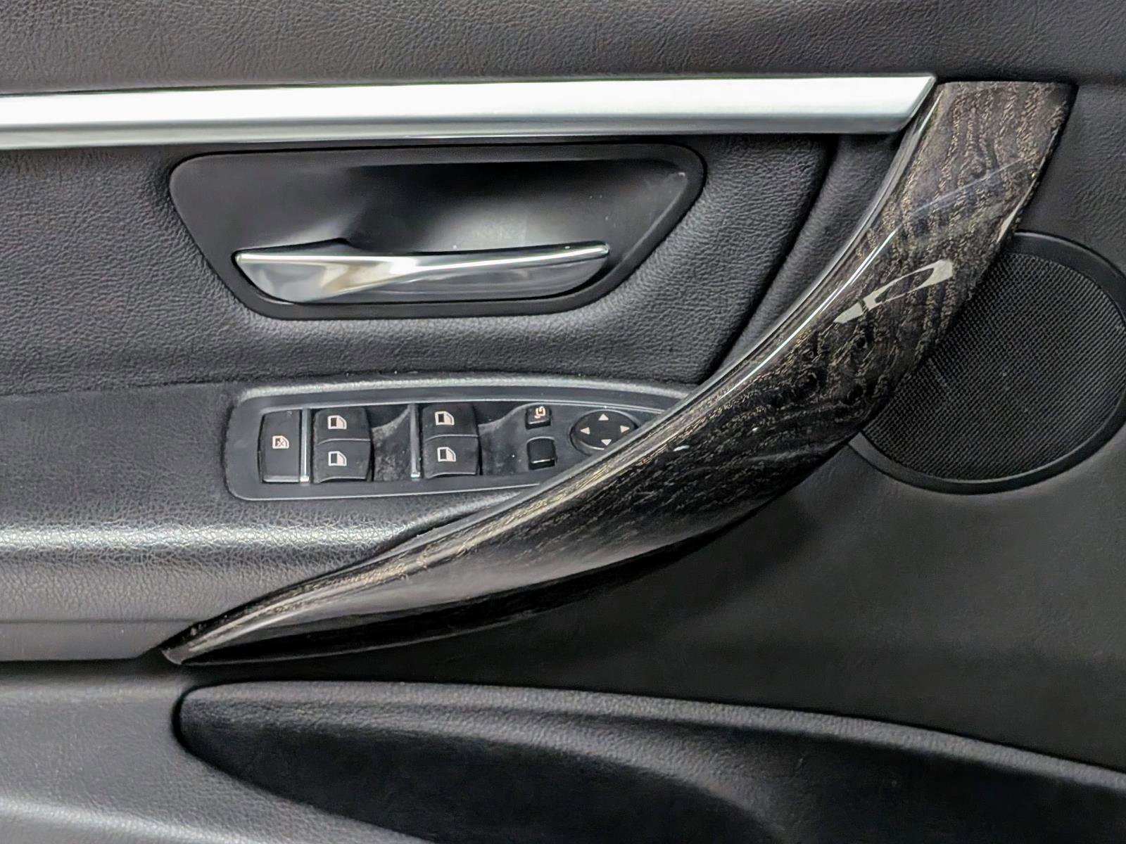 Used 2017 BMW 330e RWD image 13