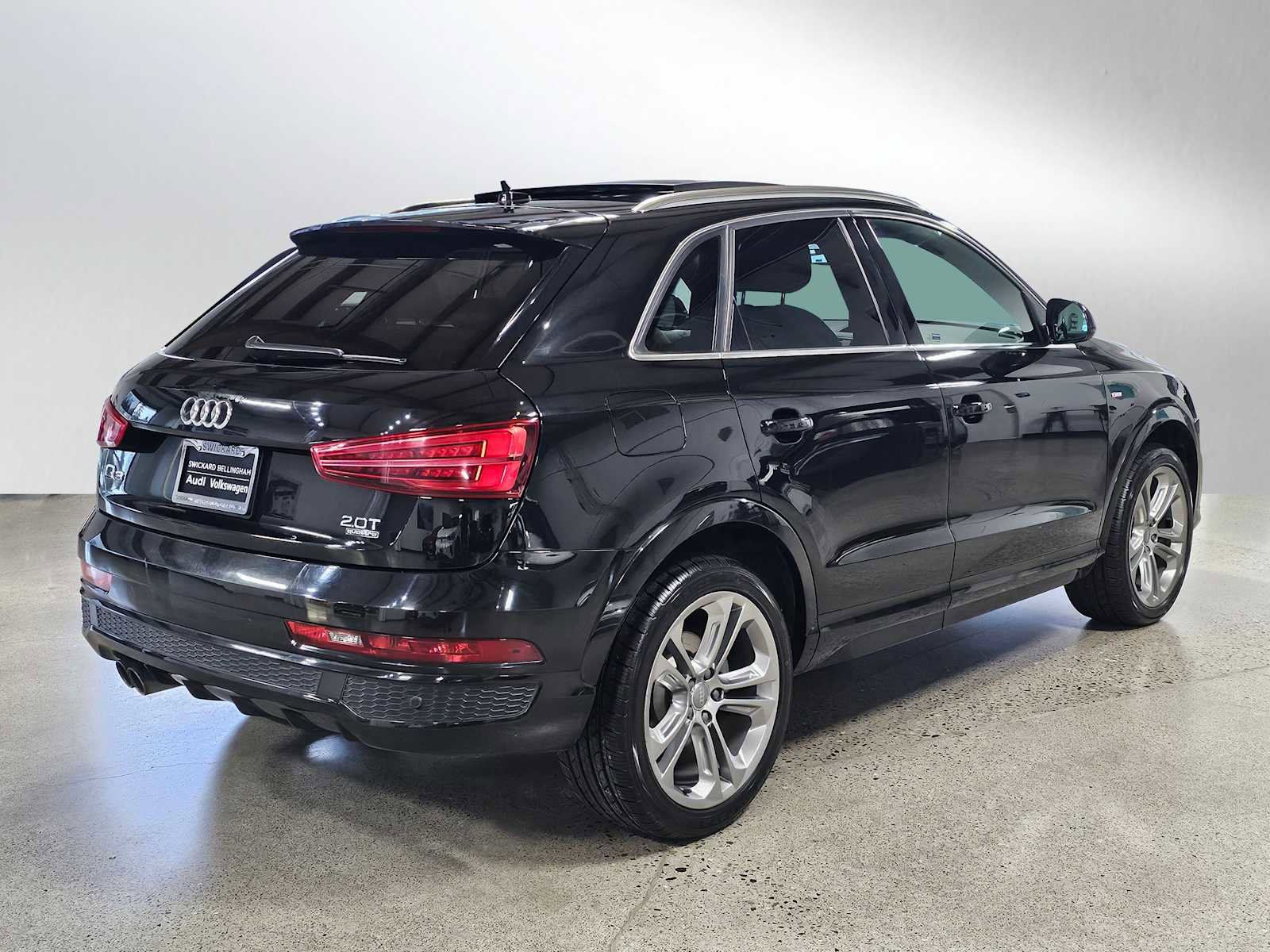 Used 2016 Audi Q3 2.0T Prestige w/ Prestige Package image 3