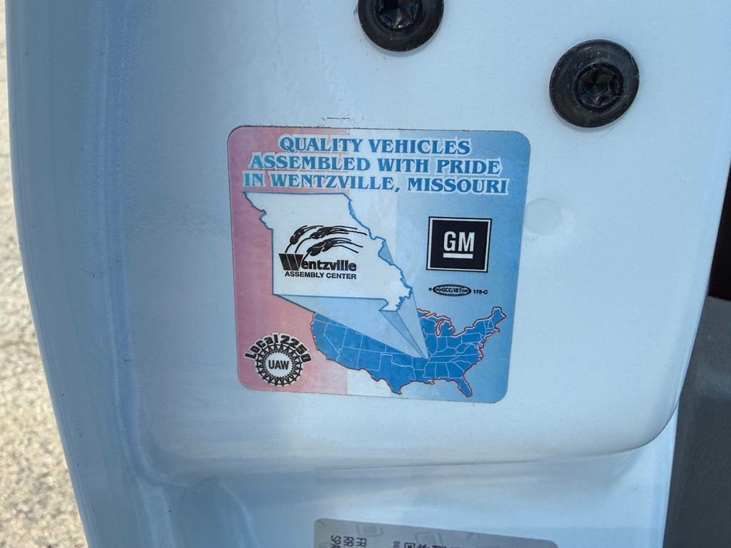 Used 2025 Chevrolet Express 2500 w/ Driver Convenience Package RWD image 49