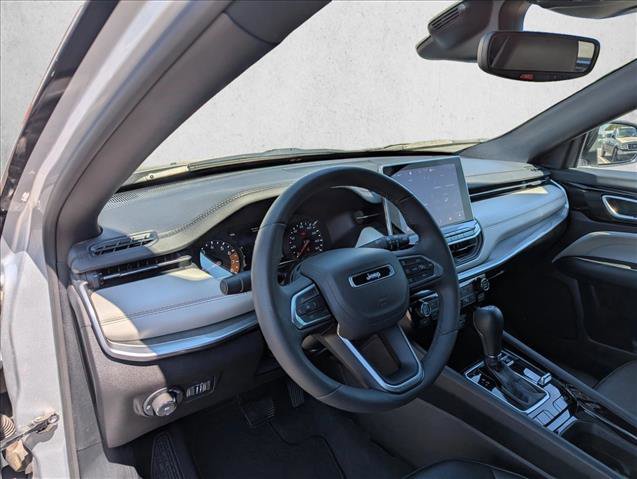 Used 2025 Jeep Compass Limited AWD/4WD image 12