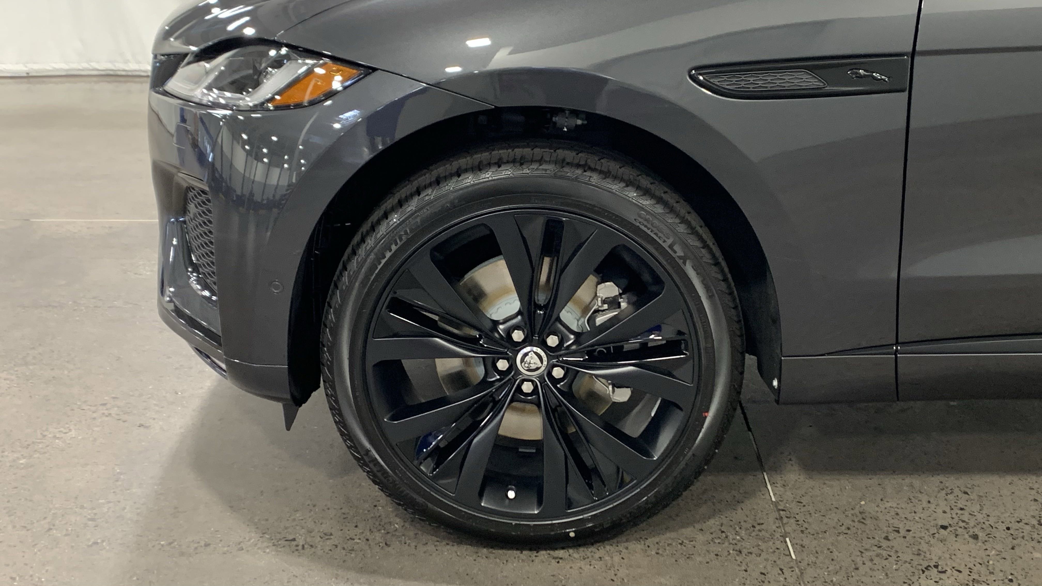 New 2026 Jaguar F-PACE R-Dynamic S image 10