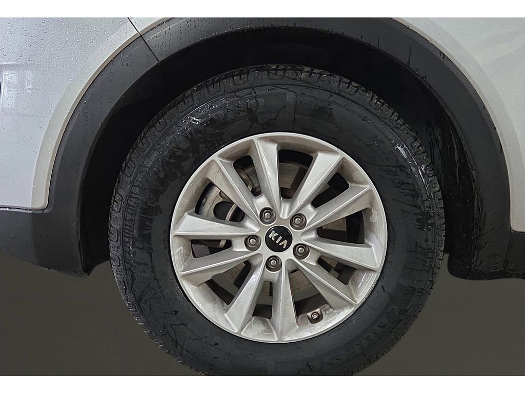 Used 2020 Kia Sorento L image 9