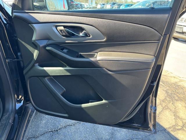 Used 2023 Chevrolet Traverse LT w/ LPO, Floor Liner Package image 16