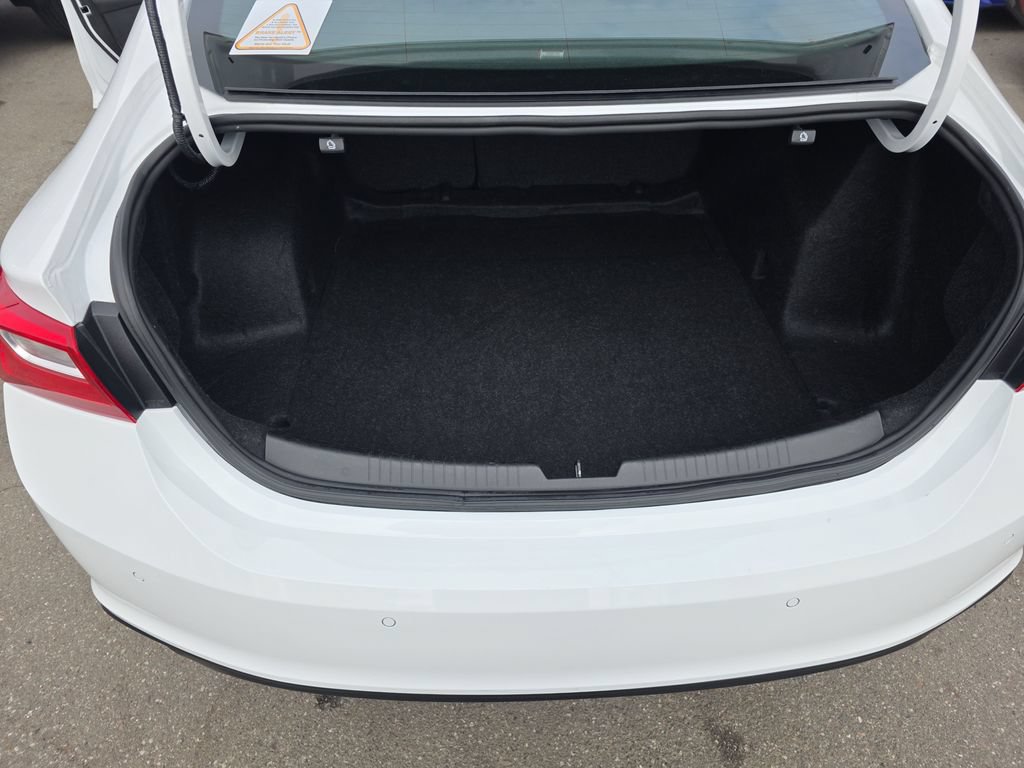 Used 2024 Chevrolet Malibu LT FWD image 20