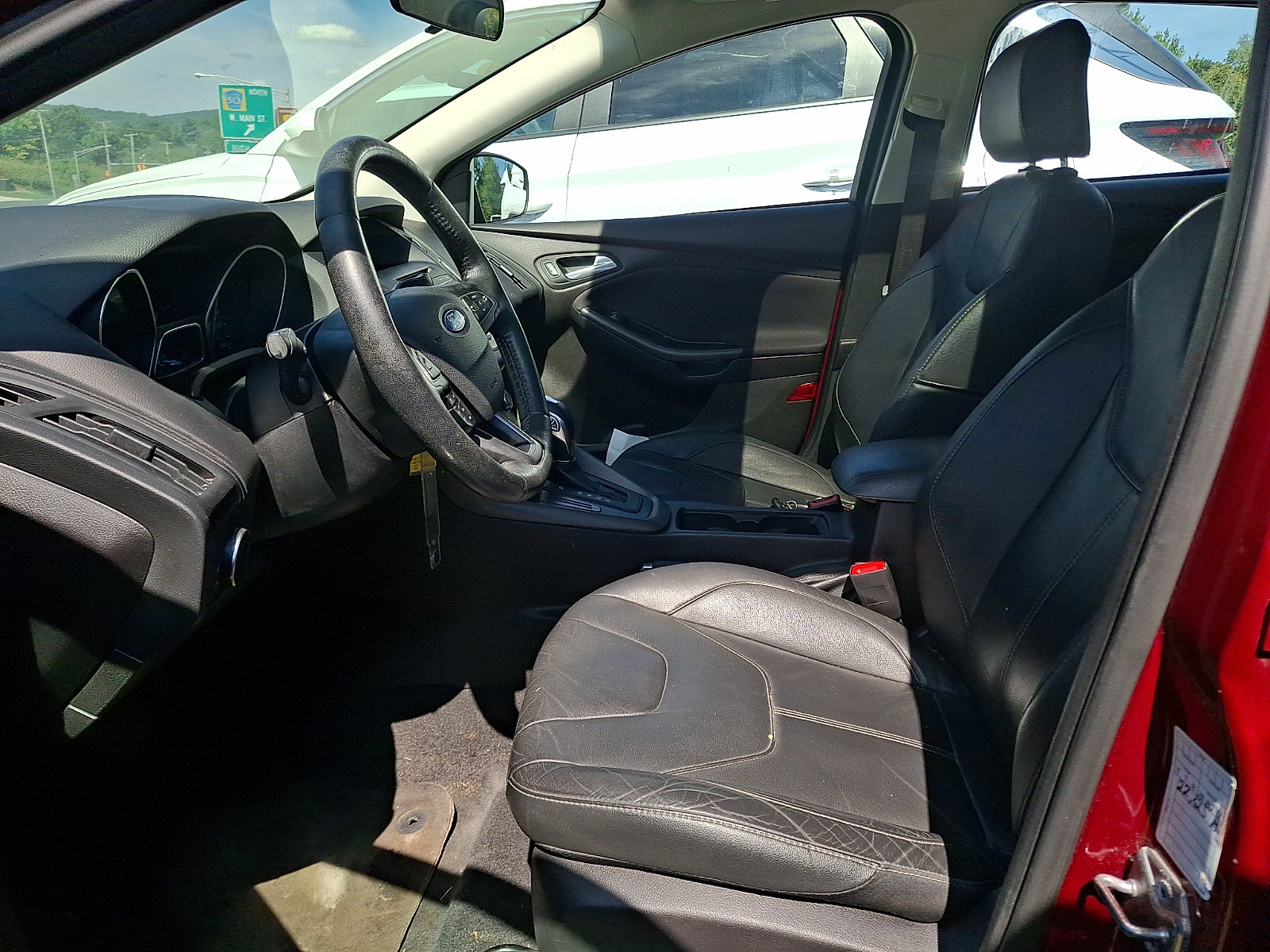 Used 2016 Ford Focus SE w/ Equipment Group 201A FWD image 13
