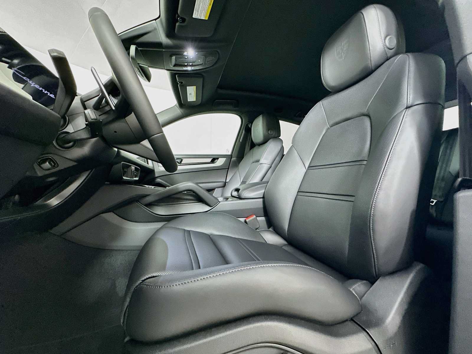 New 2026 Porsche Cayenne Coupe AWD/4WD image 5