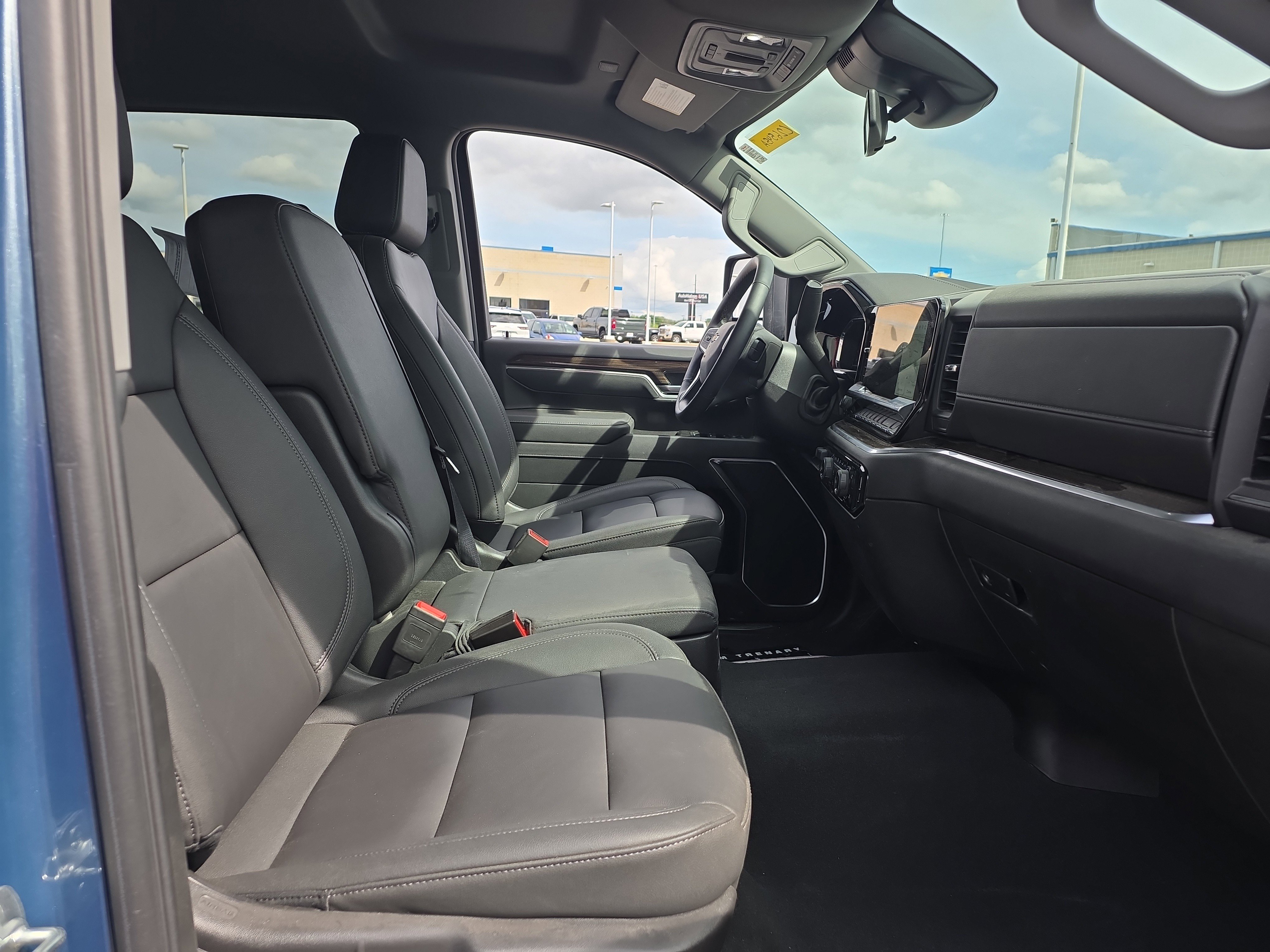 Used 2025 Chevrolet Silverado 2500 LT AWD/4WD image 9