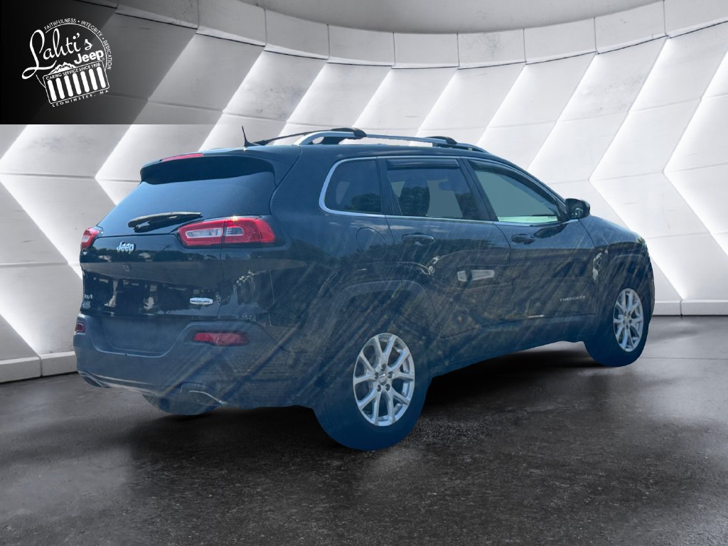 Used 2016 Jeep Cherokee Latitude w/ Cold Weather Group AWD/4WD image 4