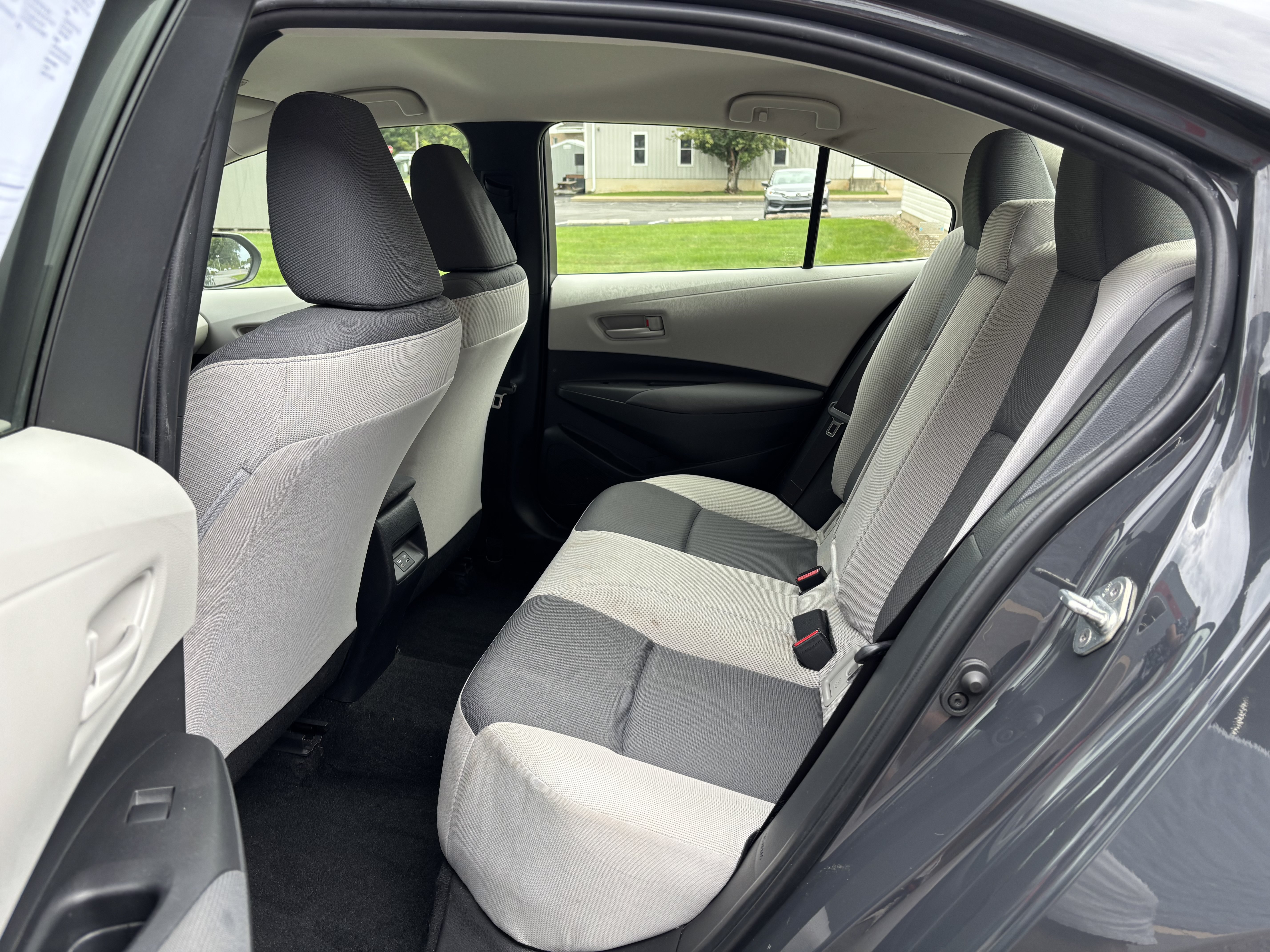 Used 2023 Toyota Corolla LE w/ Carpet Mat Package (TMS) FWD image 14