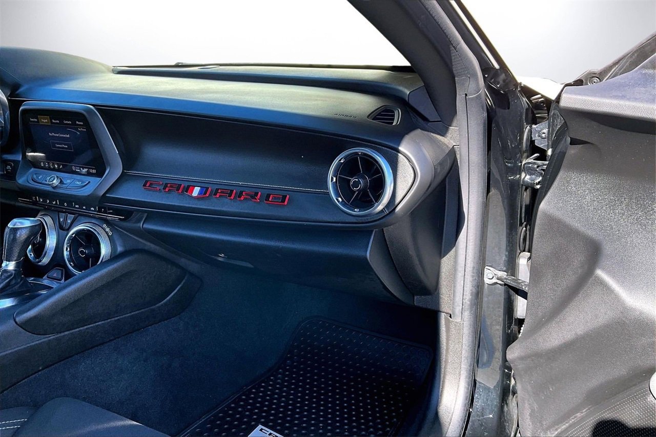 Used 2021 Chevrolet Camaro LT image 18