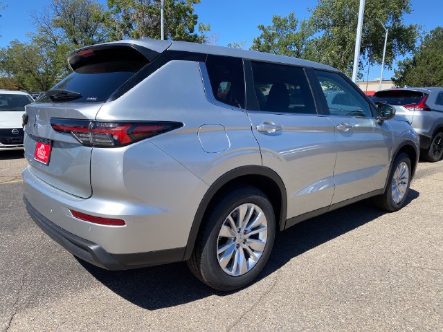 New 2026 Mitsubishi Outlander ES AWD/4WD image 5