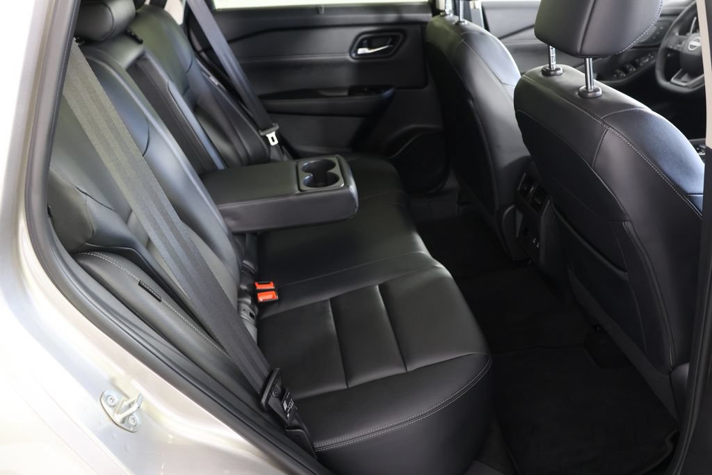 Used 2025 Nissan Rogue SL w/ SL Premium Package AWD/4WD image 23