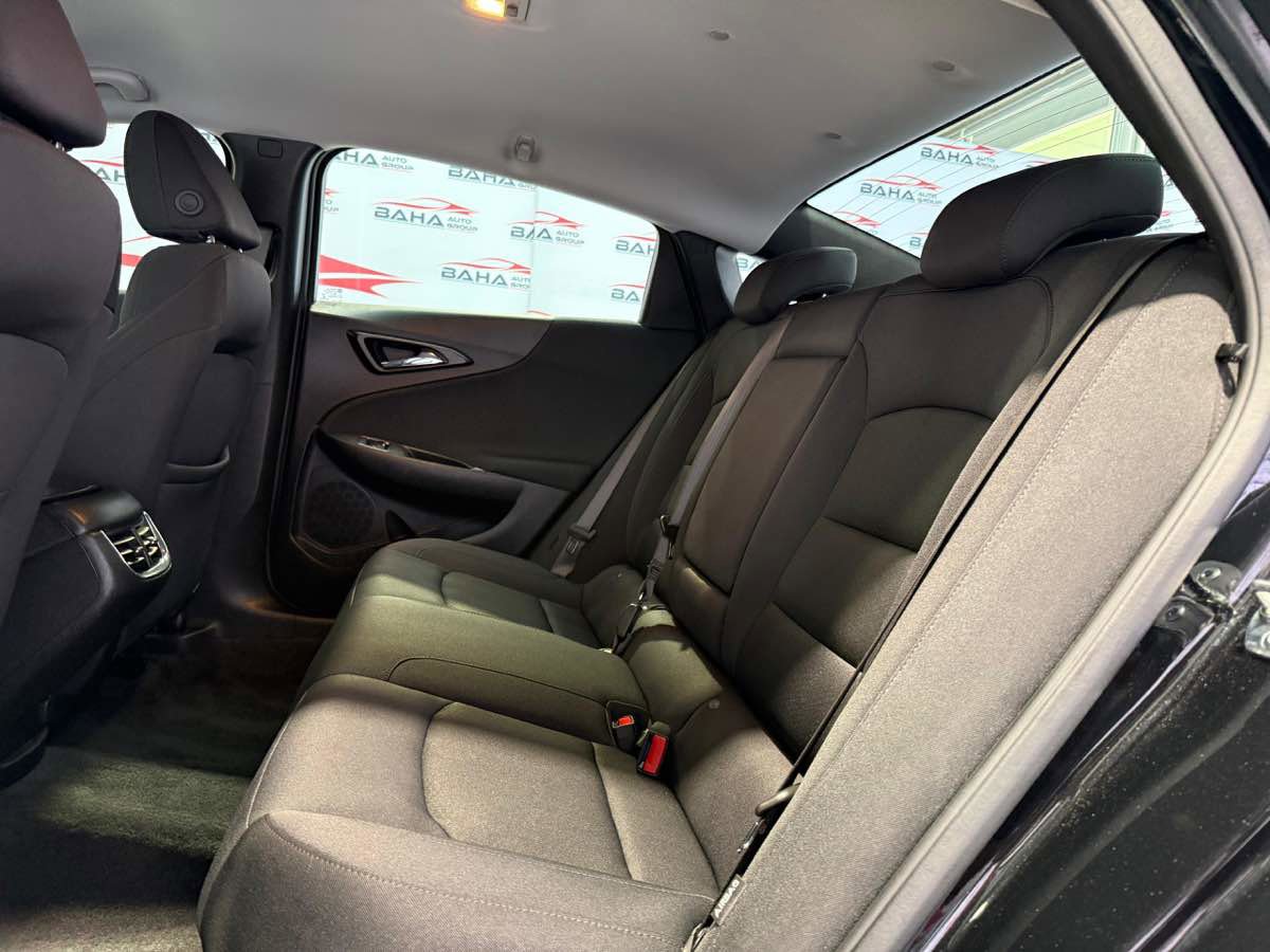 Used 2025 Chevrolet Malibu LT FWD image 30