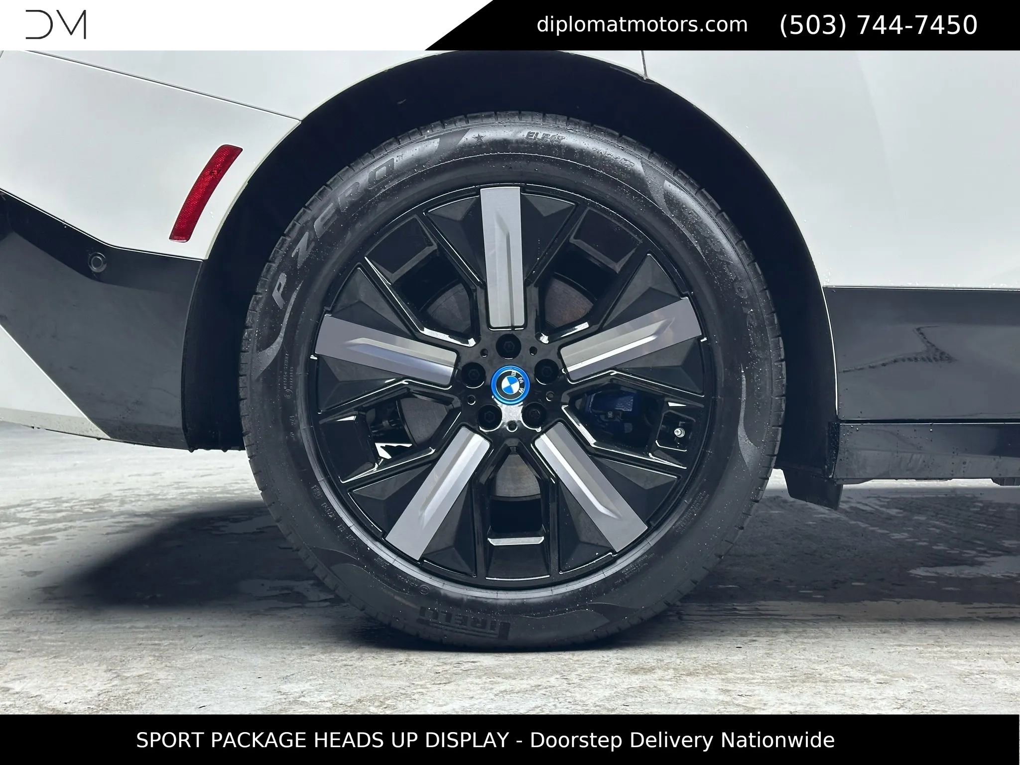 Used 2025 BMW iX xDrive50 w/ Sport Package image 39