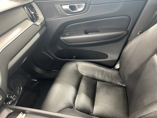 Used 2024 Volvo XC60 B5 Core w/ Climate Package AWD/4WD image 16