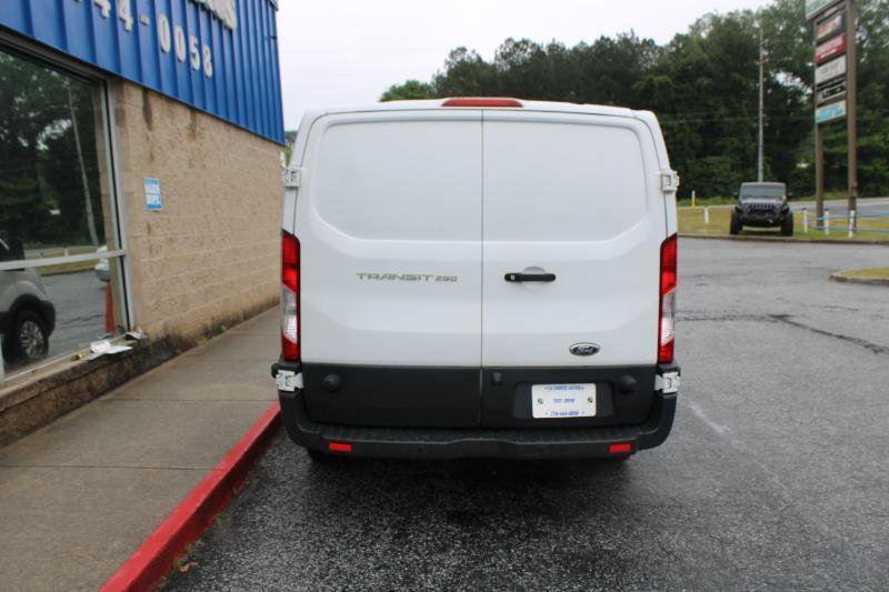 Used 2018 Ford Transit 250 148 Low Roof RWD image 5