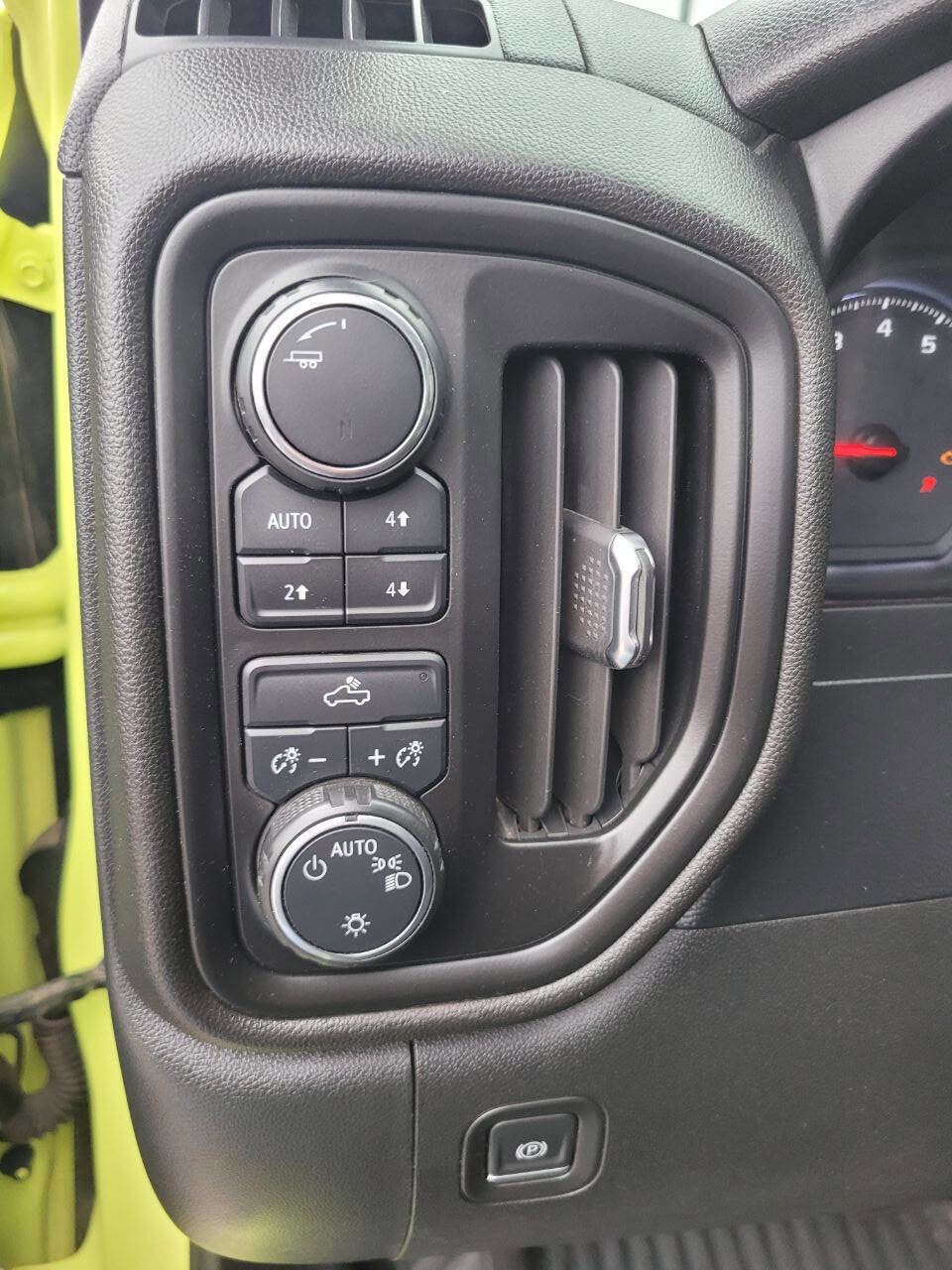 Used 2020 Chevrolet Silverado 1500 Custom Trail Boss w/ Custom Convenience Package image 14