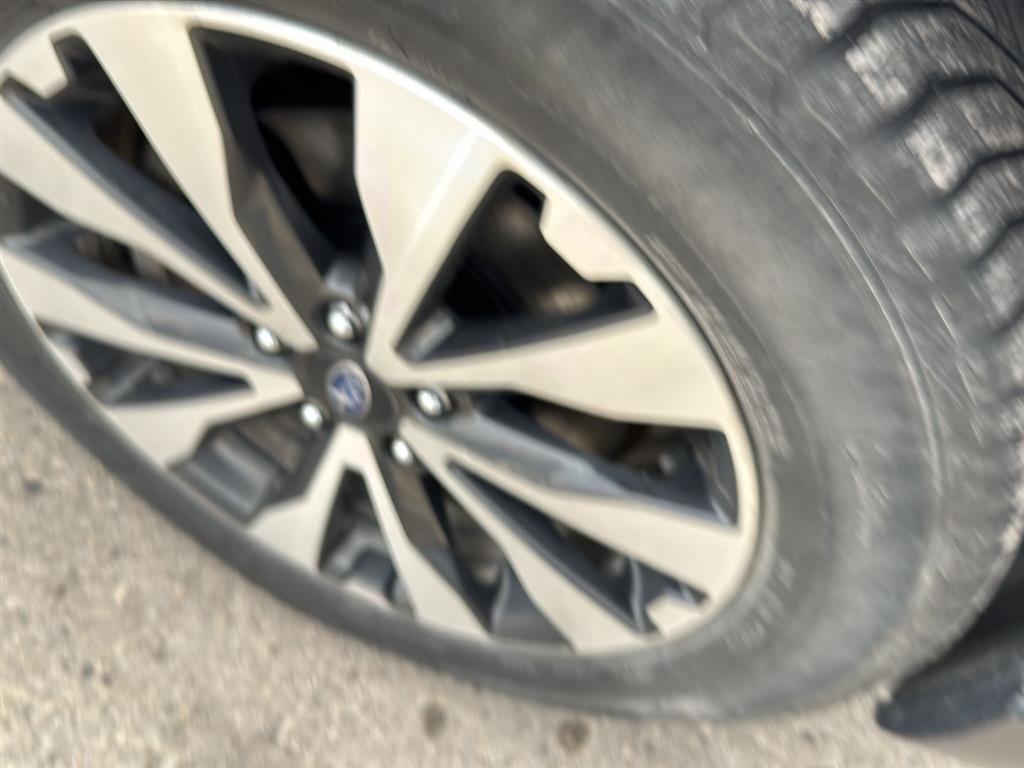 Used 2017 Subaru Outback 3.6R Limited w/ Popular Package #5 image 2