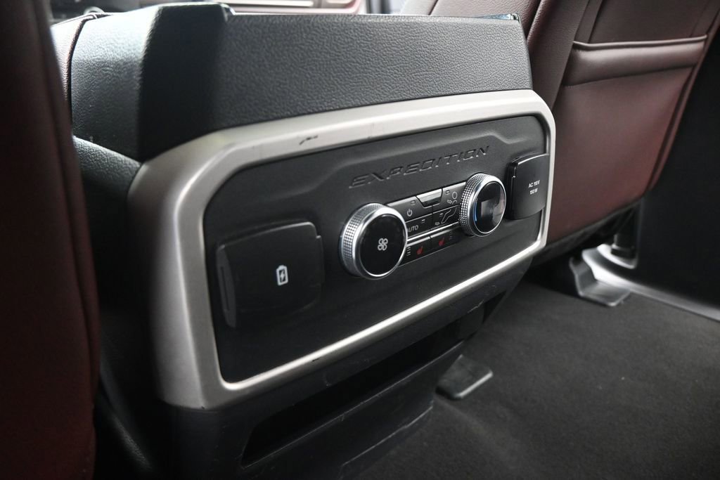 Used 2024 Ford Expedition Limited AWD/4WD image 17