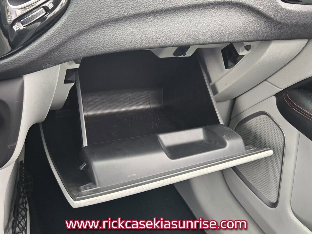 Used 2018 Jeep Compass Limited w/ Navigation Group image 23