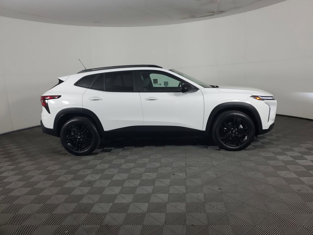 Used 2026 Chevrolet Trax ACTIV image 3