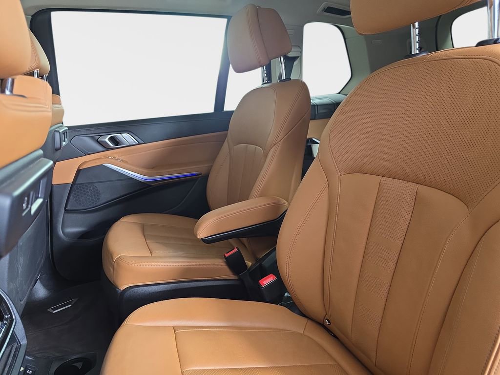 Used 2022 BMW X7 xDrive40i w/ Premium Package AWD/4WD image 18