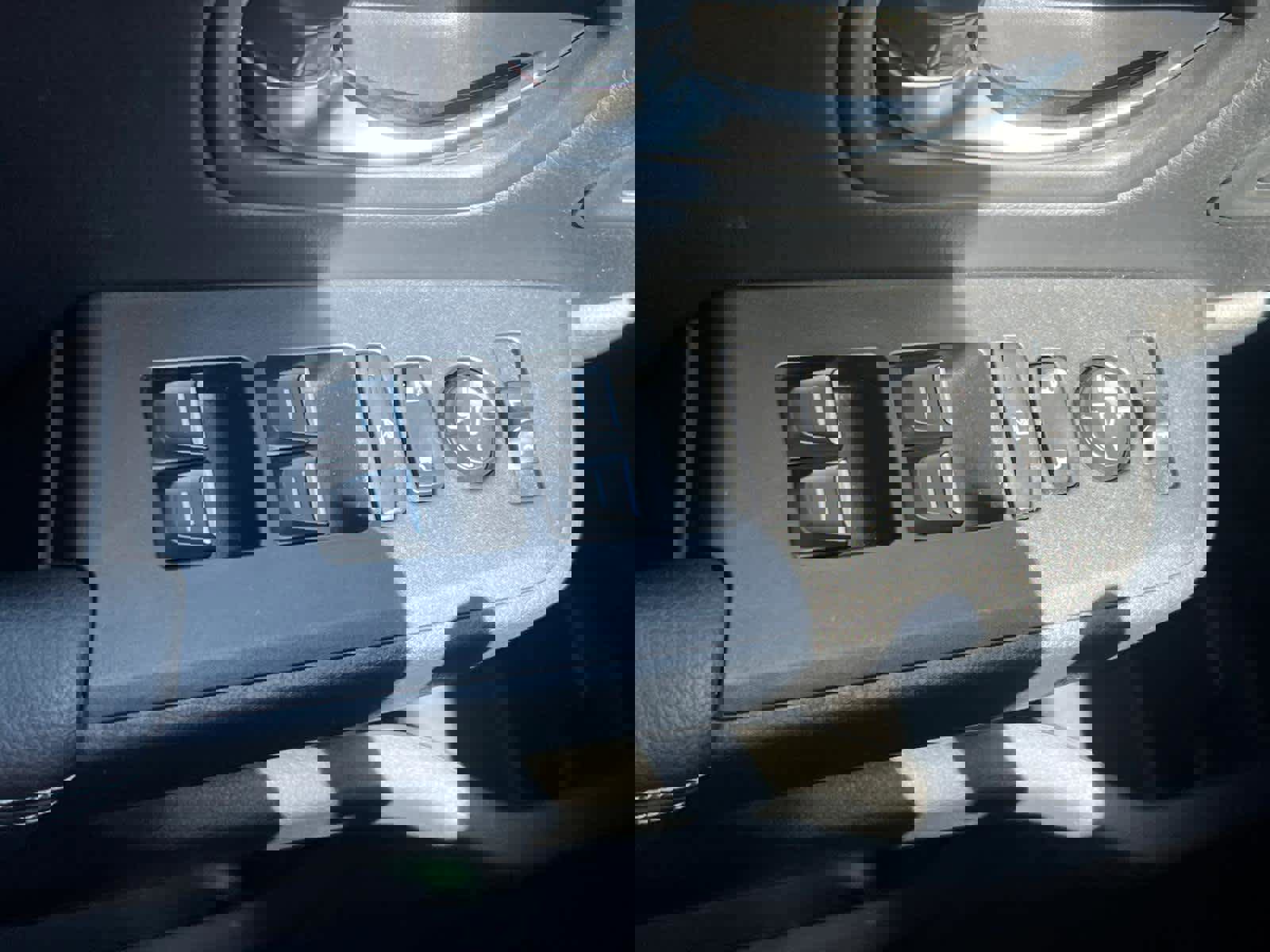 Used 2023 Honda Pilot Touring image 23