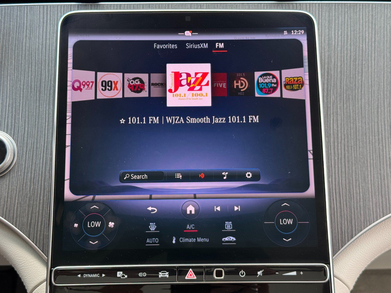 Used 2023 Mercedes-Benz EQE 500 4MATIC SUV w/ Exclusive Trim Package image 27
