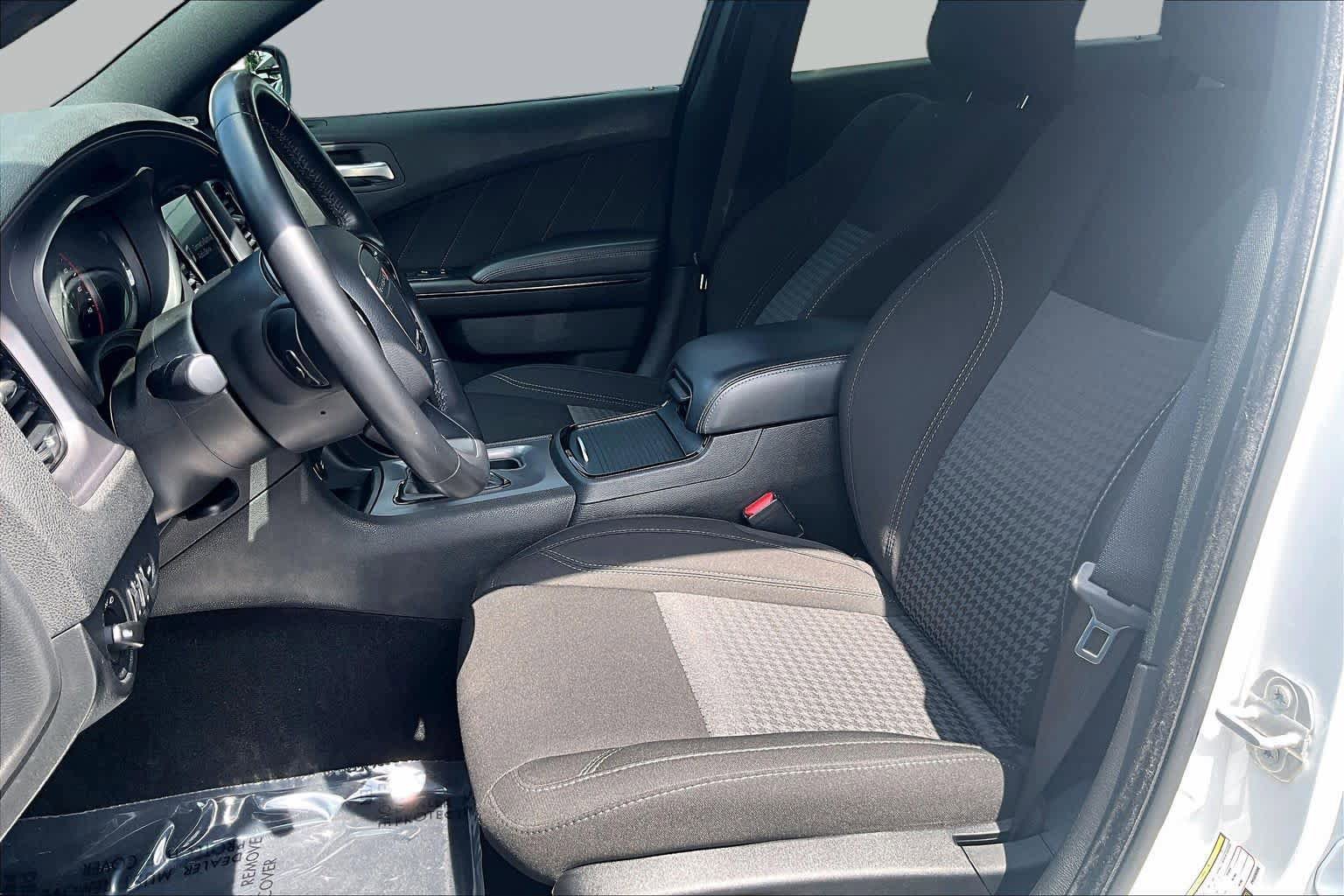 Used 2023 Dodge Charger SXT w/ Blacktop Package RWD image 9