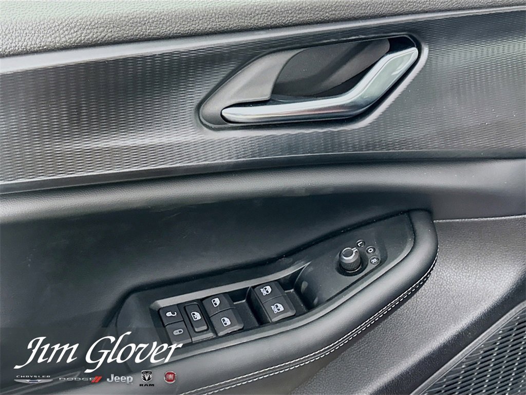 New 2025 Jeep Grand Cherokee L Altitude image 31