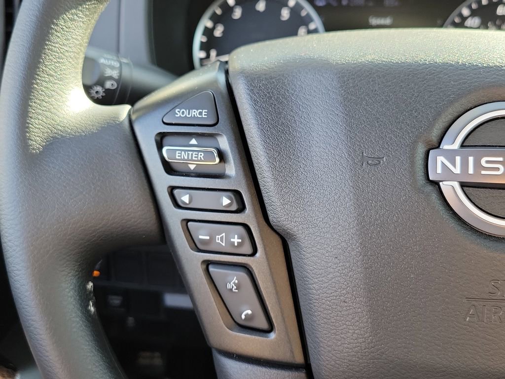 Certified 2025 Nissan Frontier SV w/ Tow Package image 5