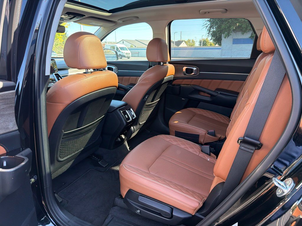 Used 2022 Kia Sorento SX Prestige w/ Rust Color Package AWD/4WD image 19