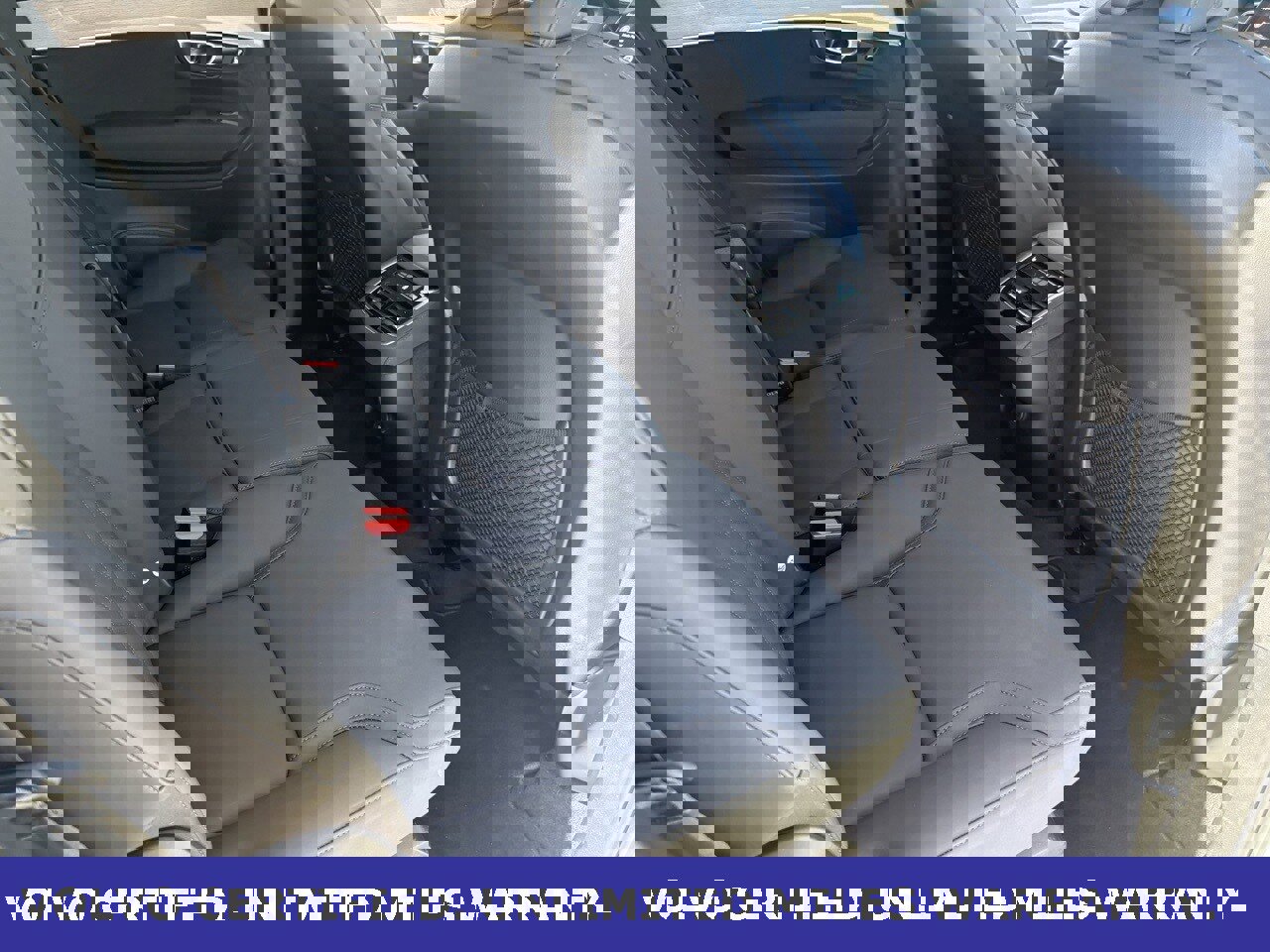 Certified 2025 Volvo XC90 B6 Plus image 33