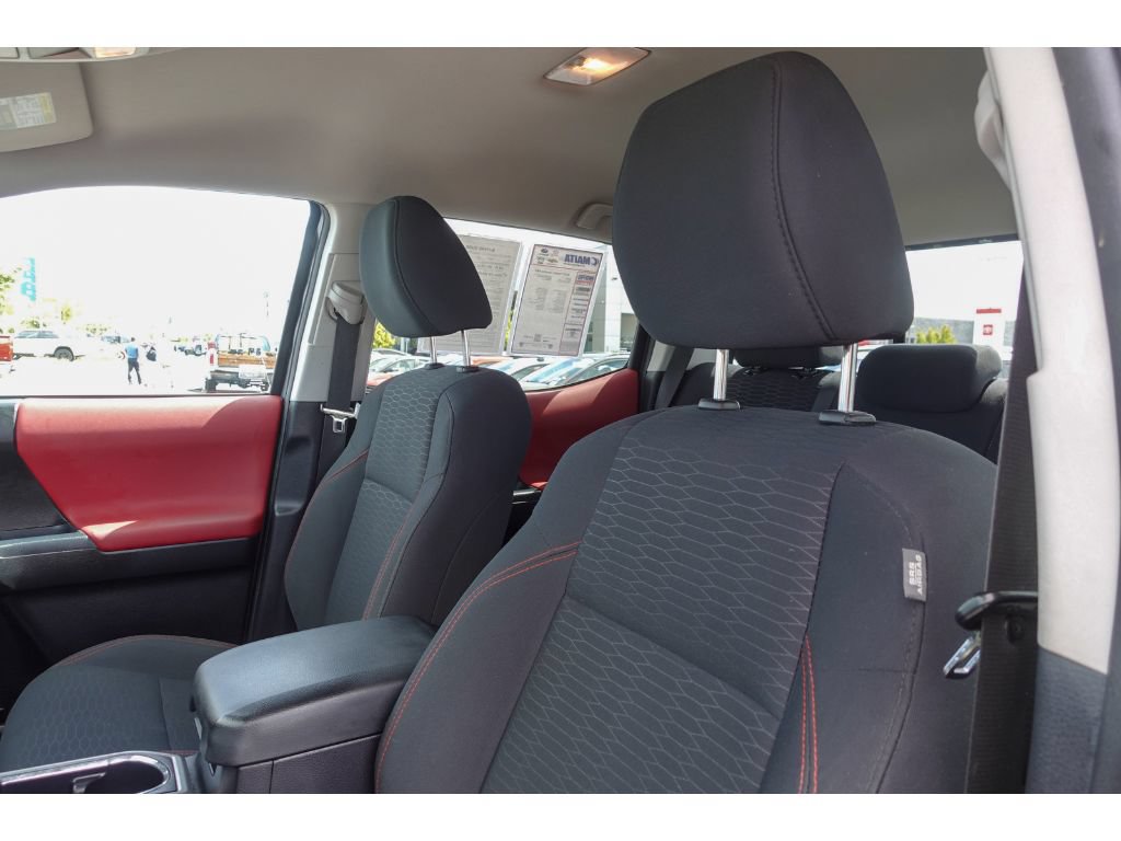 Used 2017 Toyota Tacoma SR5 w/ Tow Package AWD/4WD image 10