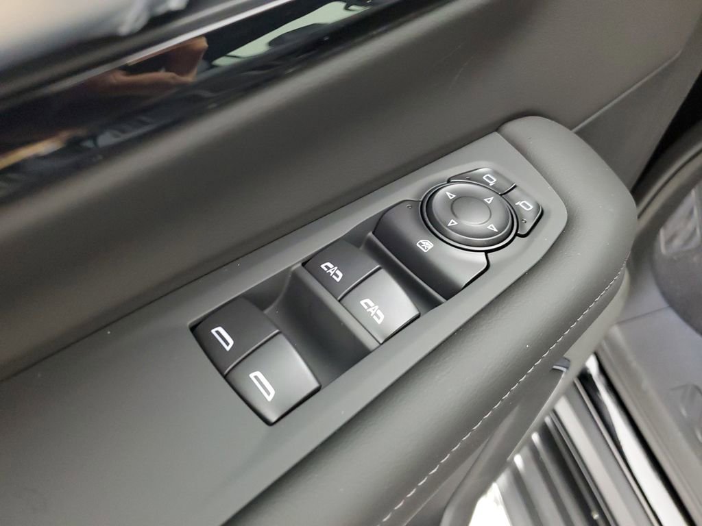 New 2026 Chevrolet Suburban LS image 27