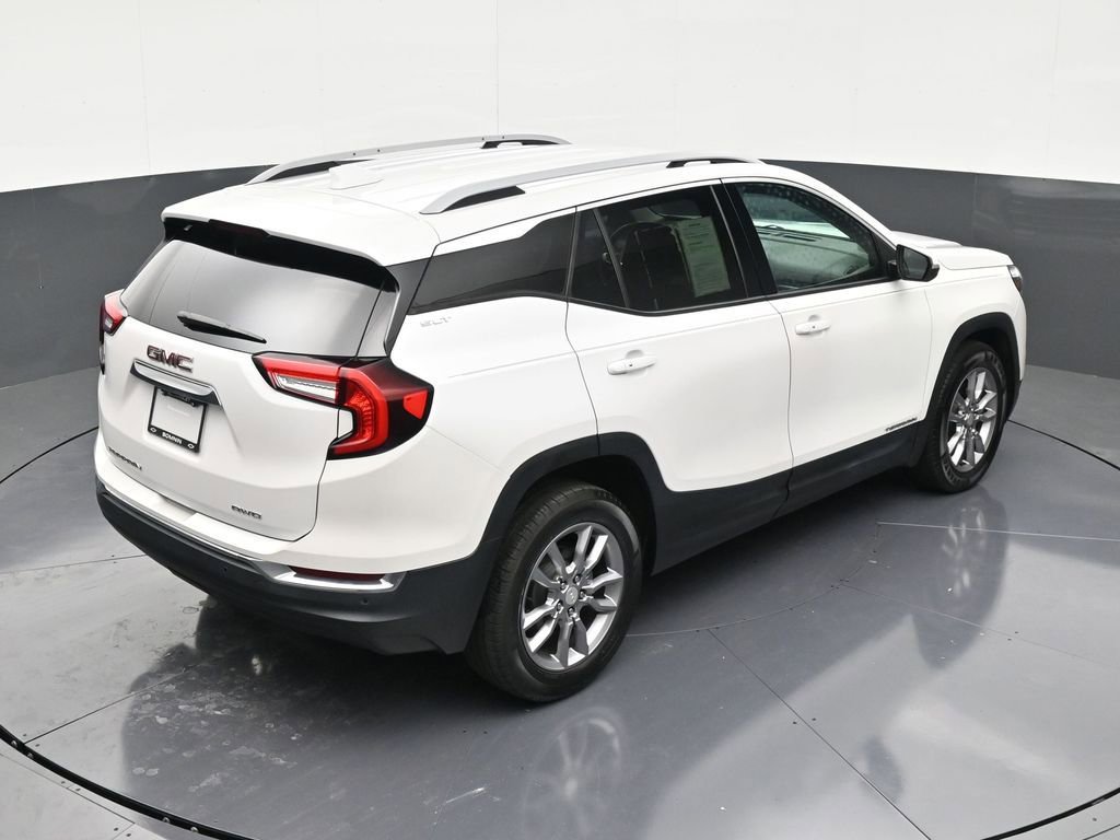 Used 2022 GMC Terrain SLT image 16