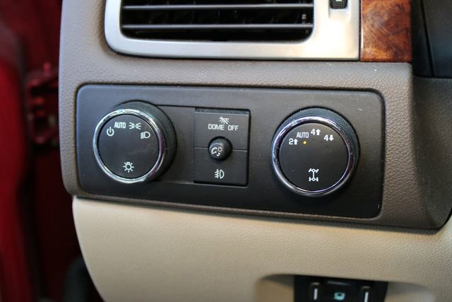 Used 2014 Chevrolet Suburban LTZ AWD/4WD image 23