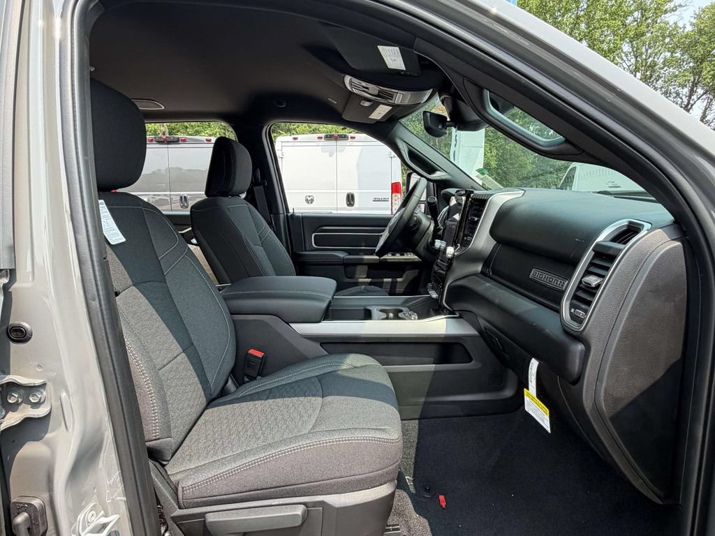 New 2026 RAM 2500 Big Horn AWD/4WD image 9
