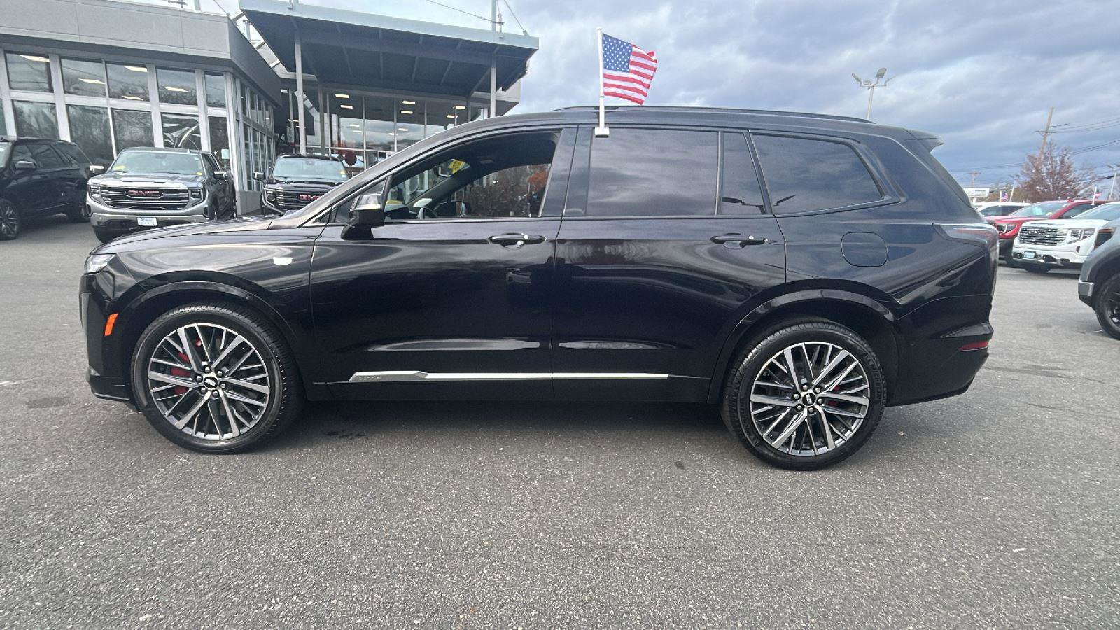 Used 2022 Cadillac XT6 Sport w/ Technology Package image 4