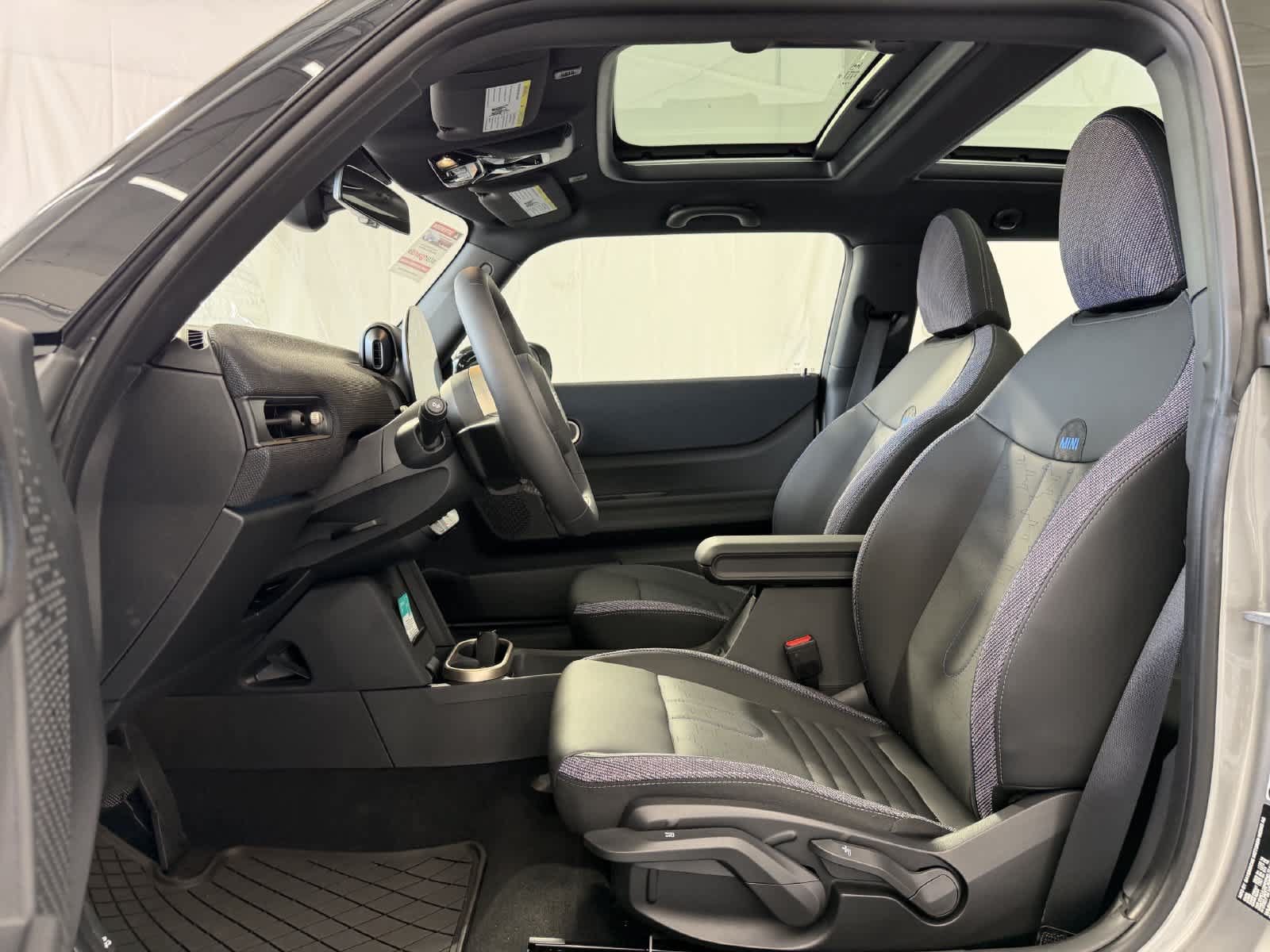 New 2026 MINI Cooper 2-Door Hardtop FWD image 10