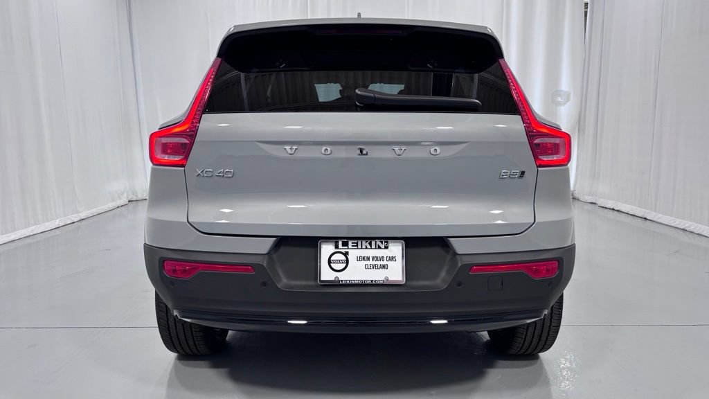 Certified 2026 Volvo XC40 B5 Plus AWD/4WD image 7