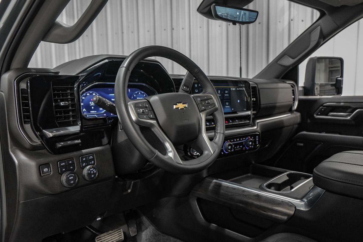 Used 2025 Chevrolet Silverado 2500 LTZ w/ LTZ Premium Texas Edition image 15
