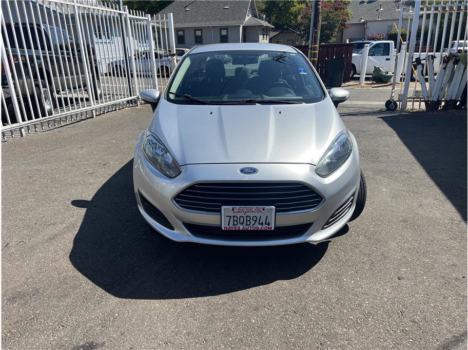 Used 2014 Ford Fiesta SE image 2