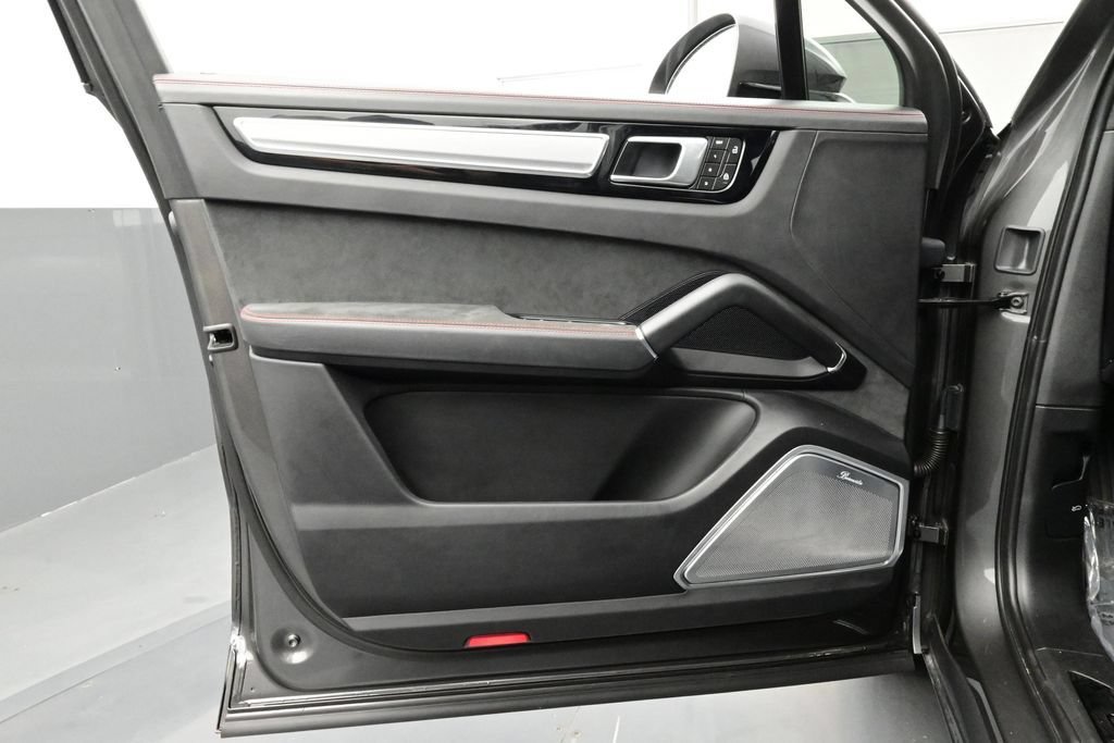 Certified 2023 Porsche Cayenne GTS AWD/4WD image 7