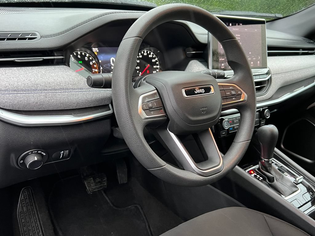 Used 2023 Jeep Compass Sport AWD/4WD image 16