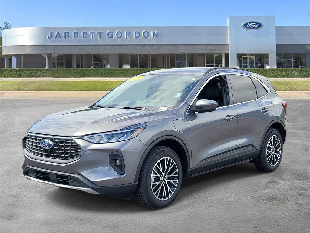 Certified 2026 Ford Escape SE FWD image 2