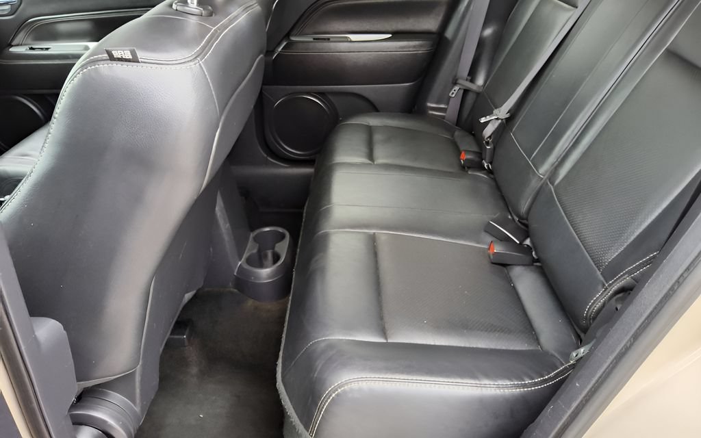 Used 2016 Jeep Compass High Altitude AWD/4WD image 23