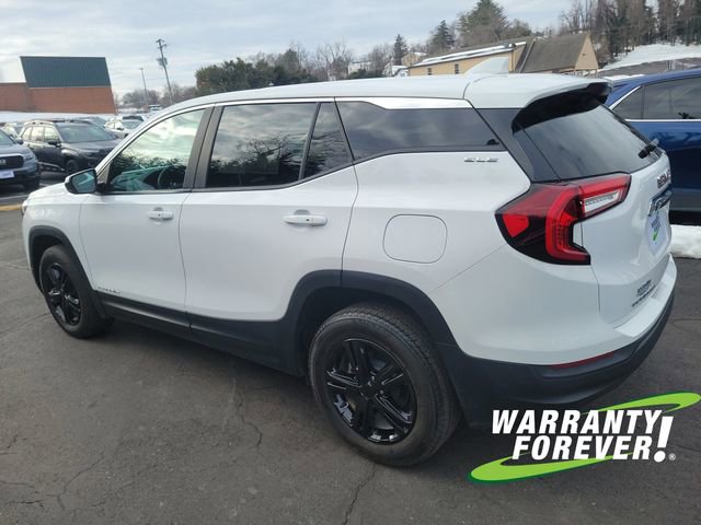 Used 2023 GMC Terrain SLE w/ LPO, Floor Liner Package image 5